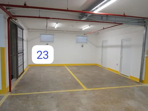 Rent, parking/garage, 15m², Mažina, Tivat - image 3