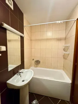 Izdavanje, jednosoban stan, 52m², City Kvart, Podgorica - image 9