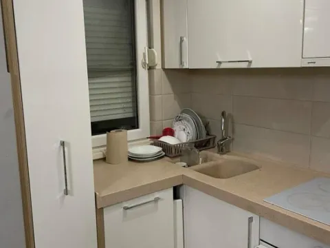 Izdavanje, dvosoban stan, 70m², Zagorič, Podgorica - image 10