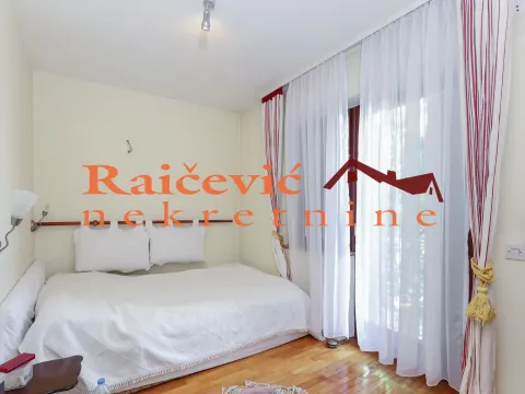 Prodaja, kuća, 360m², Grocka, Beograd - image 12