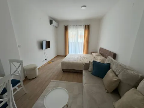 Rent, studio apartment, 37m², Golubovina, Budva - image 2