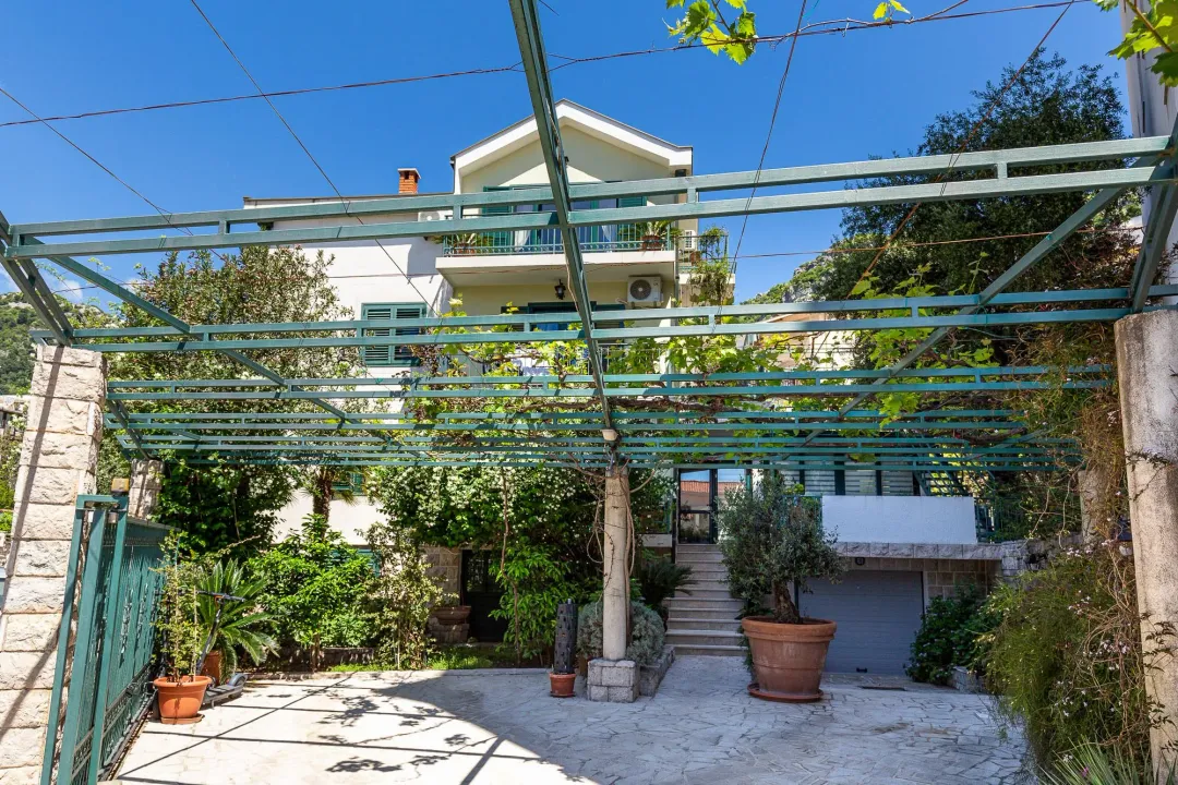 Sale, house, 287m², Lazi, Budva