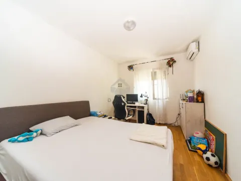 Sale, two bedroom apartment, 69m², Stari Aerodrom, Podgorica - image 8