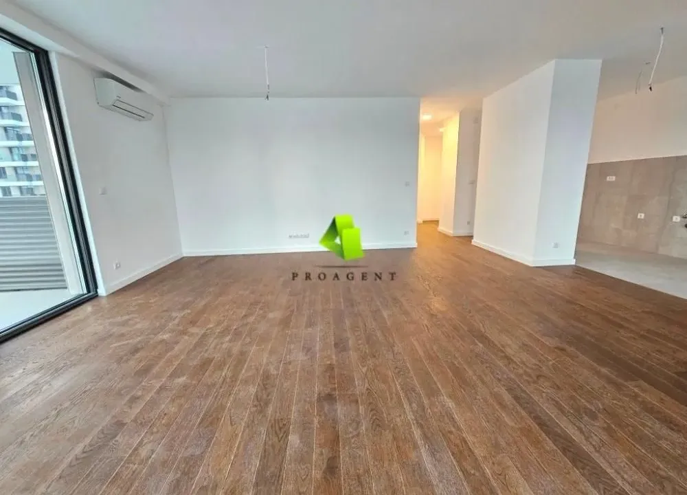 Izdavanje, trosoban stan, 130m², Medijana, Niš