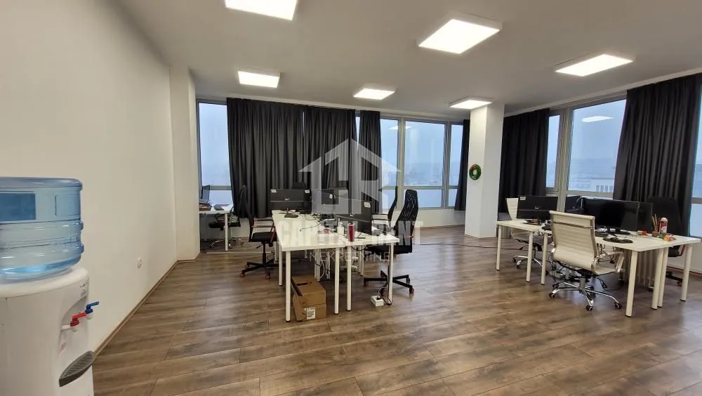 Rent, office space, 235m², Savski Trg, Beograd