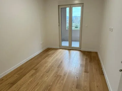 Izdavanje, jednosoban stan, 49m², Central Point, Podgorica - image 9