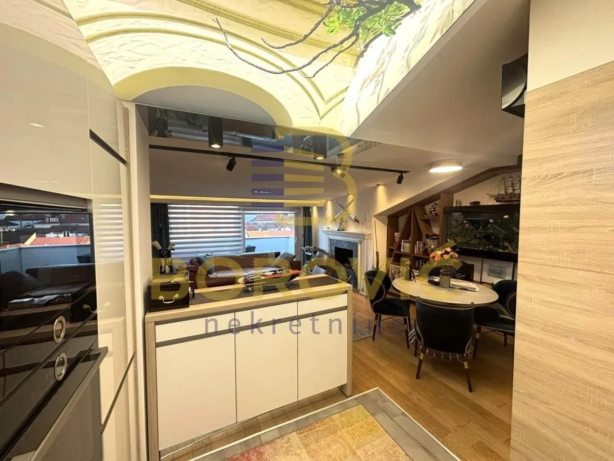 Prodaja, trosoban stan, 83m², Vračar Sve Podlokacije, Beograd