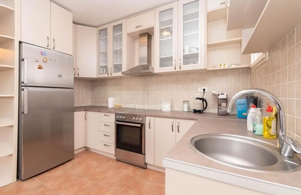 Izdavanje, dvosoban stan, 108m², Stari Aerodrom, Podgorica