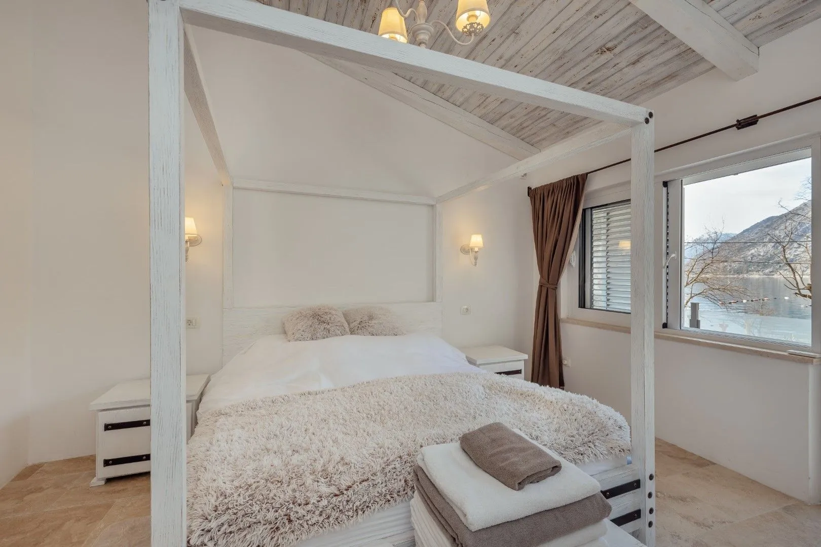 Sale, house, 380m², Ljuta, Kotor