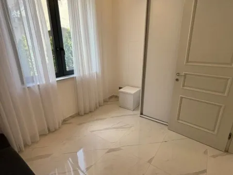 Izdavanje, trosoban stan, 100m², Mišeluk, Petrovaradin - image 7