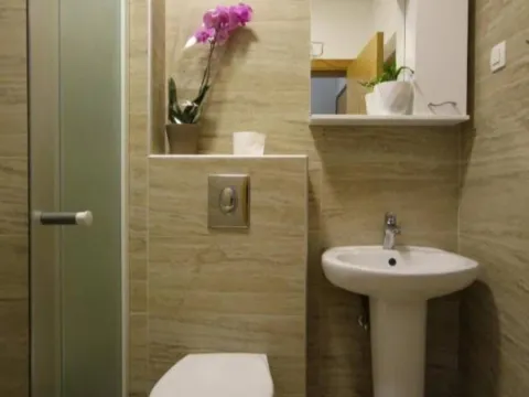 Izdavanje, jednosoban stan, 38m², Kalimanj, Tivat - image 7