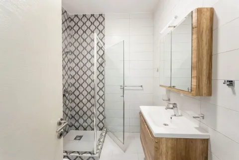 Prodaja, trosoban stan, 72m², Bečići, Budva - image 16