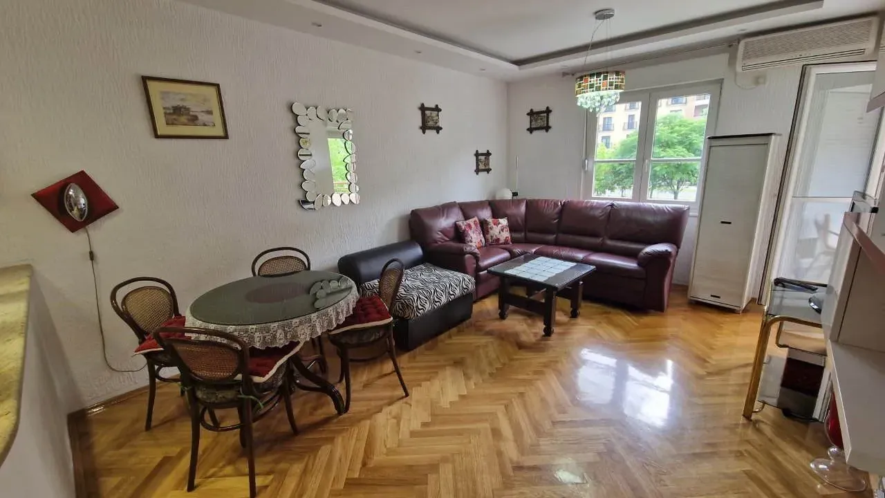 Izdavanje, jednosoban stan, 43m², Podgorica, Crna Gora