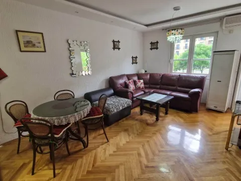 Izdavanje, jednosoban stan, 43m², Podgorica, Crna Gora