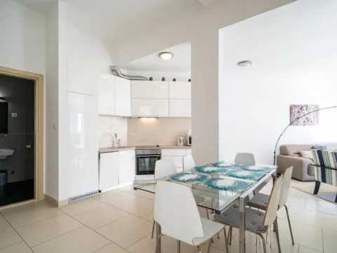 Prodaja, dvosoban stan, 84m², Morinj, Kotor - image 16