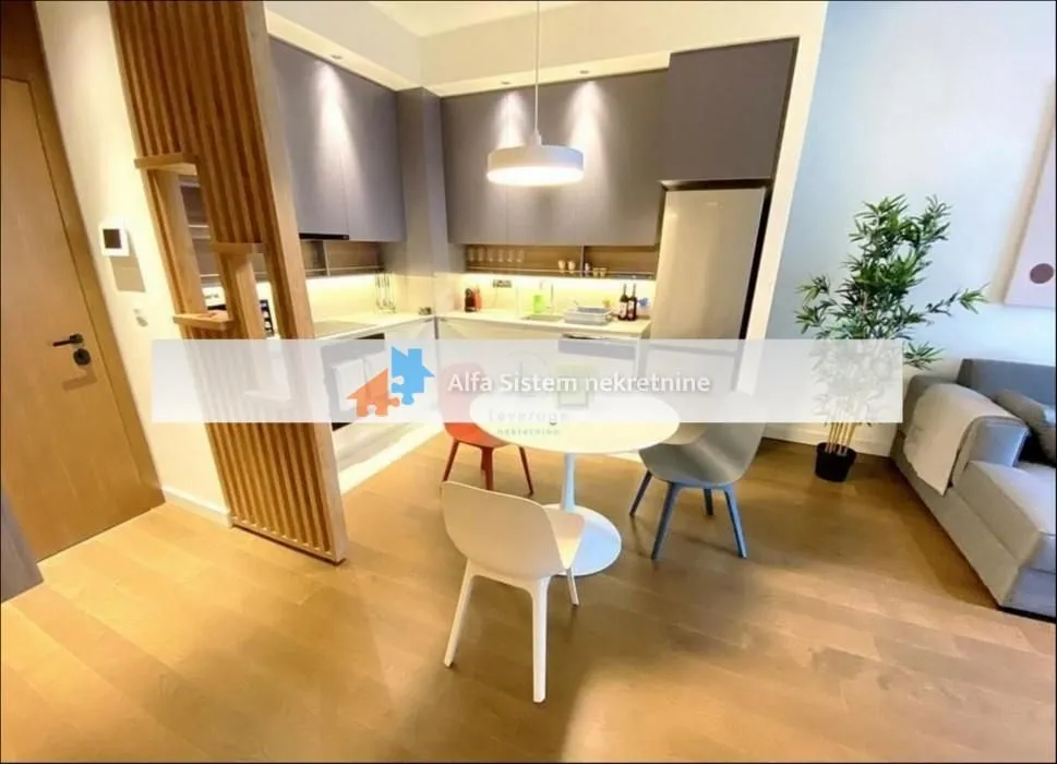 Izdavanje, dvosoban stan, 71m², Savski Venac, Beograd