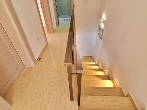 Prodaja, kuća, 185m², Zagora, Kotor - image 13