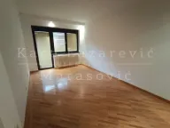 Izdavanje, trosoban stan, 147m², Kalenić Pijaca, Vračar Sve Podlokacije - image 11