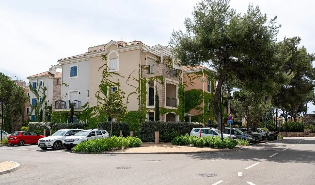 Prodaja, jednosoban stan, 87m², Luštica Bay, Tivat