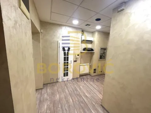 Izdavanje, trosoban stan, 82m², Botanička Bašta, Palilula Sve Podlokacije - image 3