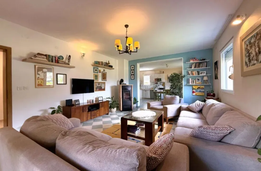 Sale, house, 150m², Tološi, Podgorica