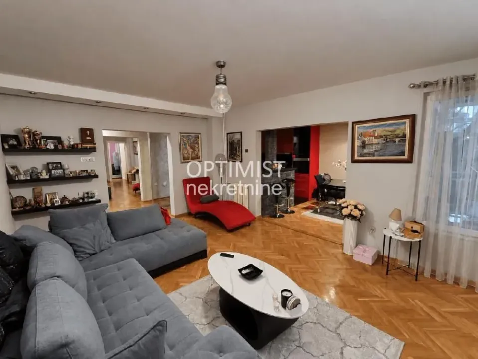 Prodaja, trosoban stan, 79m², Savski Venac, Beograd