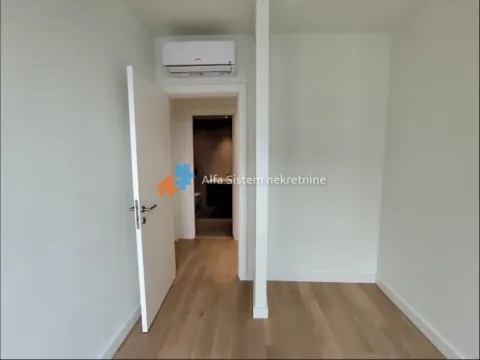 Izdavanje, trosoban stan, 77m², Savski Venac, Beograd - image 5