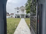 Rent, house, 350m², Zlatica, Podgorica - image 1