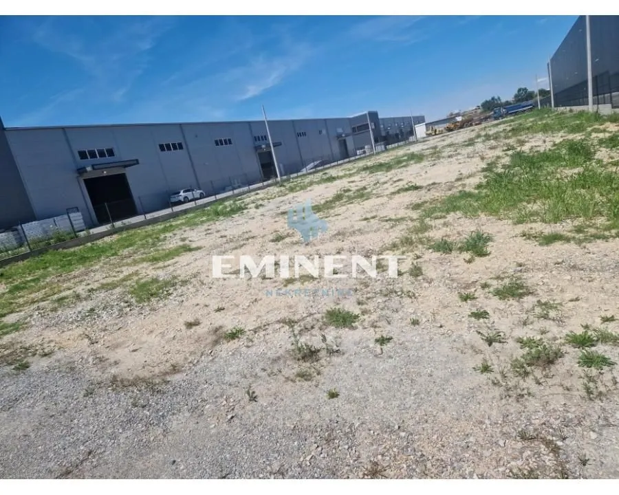 Rent, land lot, 3000m², Batajnica, Beograd