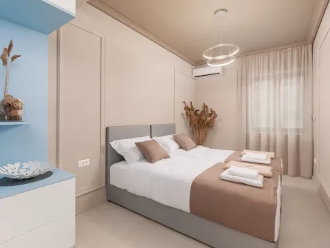 Sale, three bedroom apartment, 204m², Dobrota, Kotor - image 8