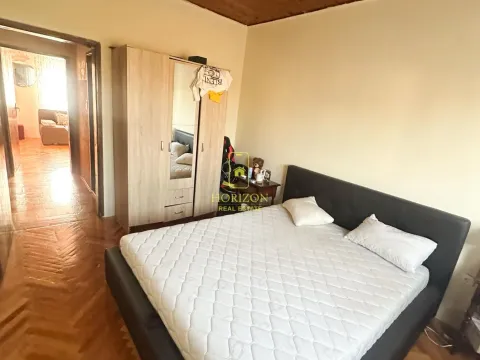 Prodaja, kuća, 191m², Tološi, Podgorica - image 8