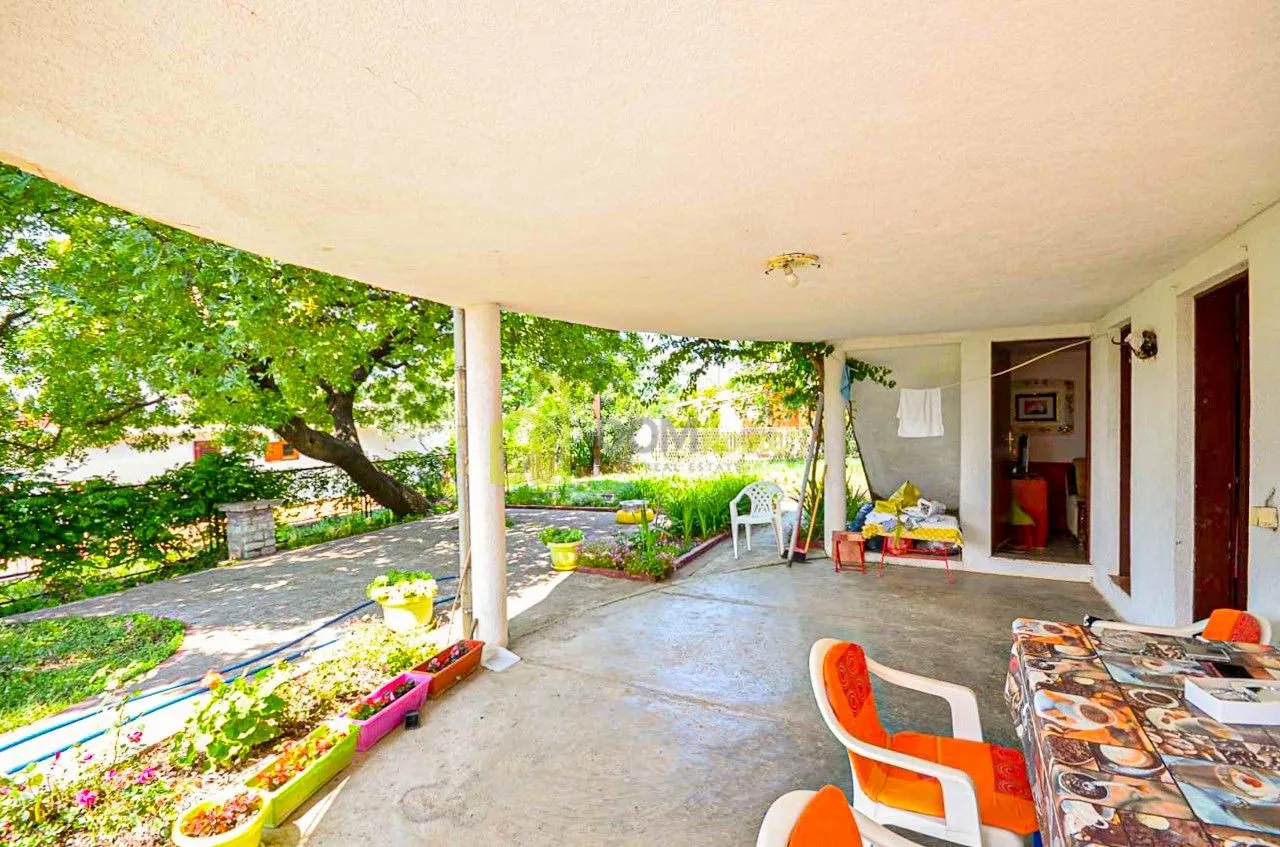 Sale, house, 190m², Bar, Crna Gora