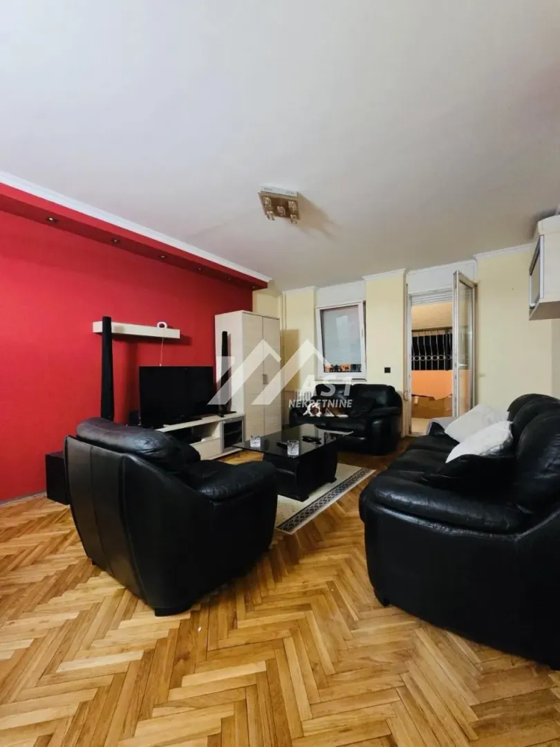 Izdavanje, trosoban stan, 90m², Detelinara, Novi Sad Sve Podlokacije