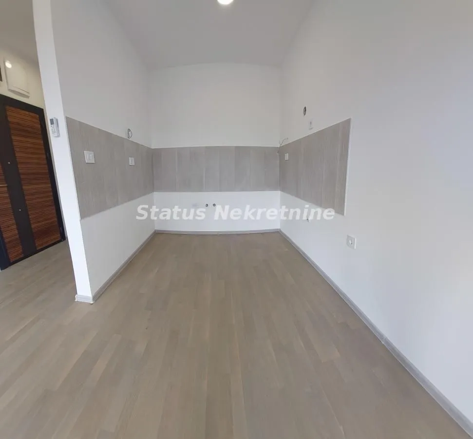 Prodaja, trosoban stan, 78m², Petrovaradin, Novi Sad