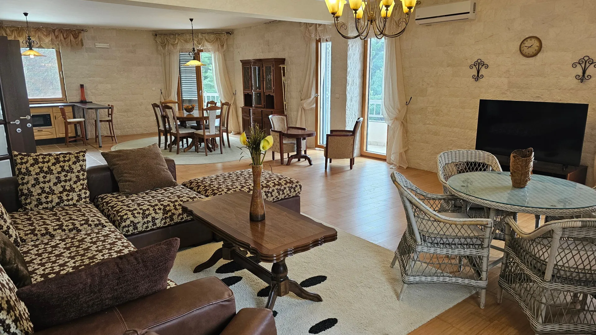 Sale, three bedroom apartment, 146m², Sveti Stefan, Budva