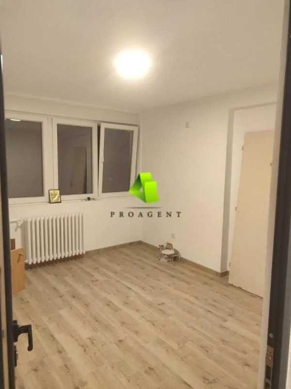 Izdavanje, poslovni prostor, 30m², Centar, Kruševac