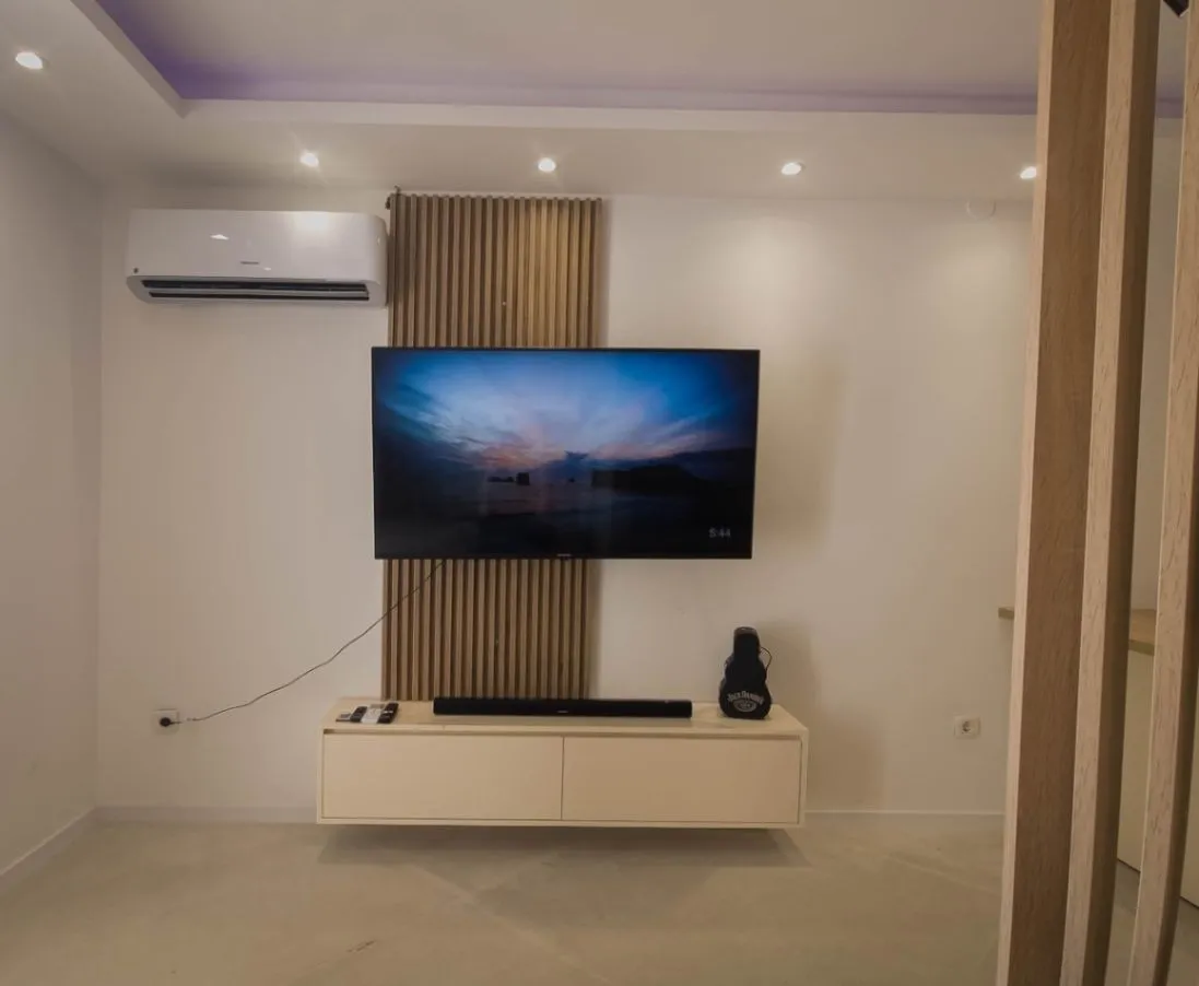Izdavanje, jednosoban stan, 38m², Sveta Vrača, Kotor