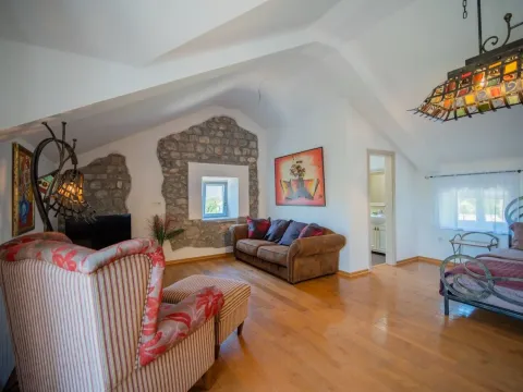 Prodaja, kuća, 170m², Milovići, Tivat - image 16