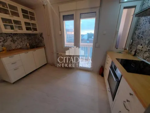 Prodaja, dvosoban stan, 79m², Vračar Centar, Vračar Sve Podlokacije - image 4