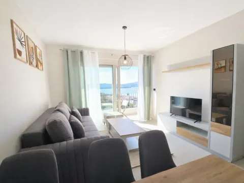 Rent, apartment, 41m², Tivat, Crna Gora - image 1