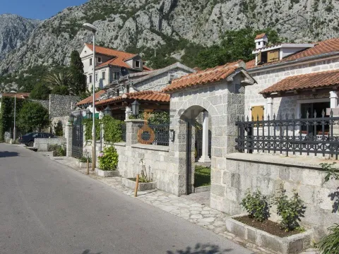 Prodaja, kuća, 170m², Kotor, Crna Gora - image 3