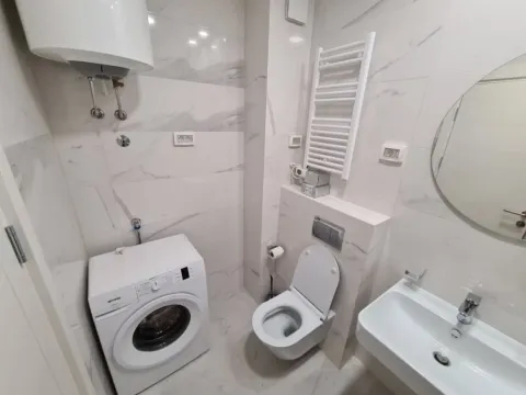 Izdavanje, jednosoban stan, 48m², Centar, Bar - image 4