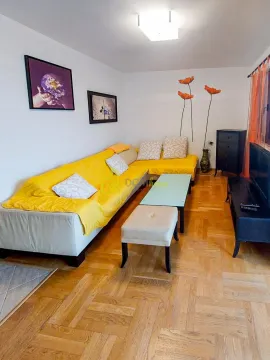 Rent, two bedroom apartment, 72m², Kotor, Crna Gora - image 3