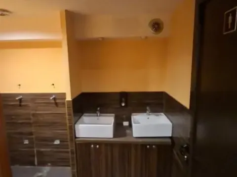 Izdavanje, poslovni prostor, 86m², Sarajevska, Beograd - image 16