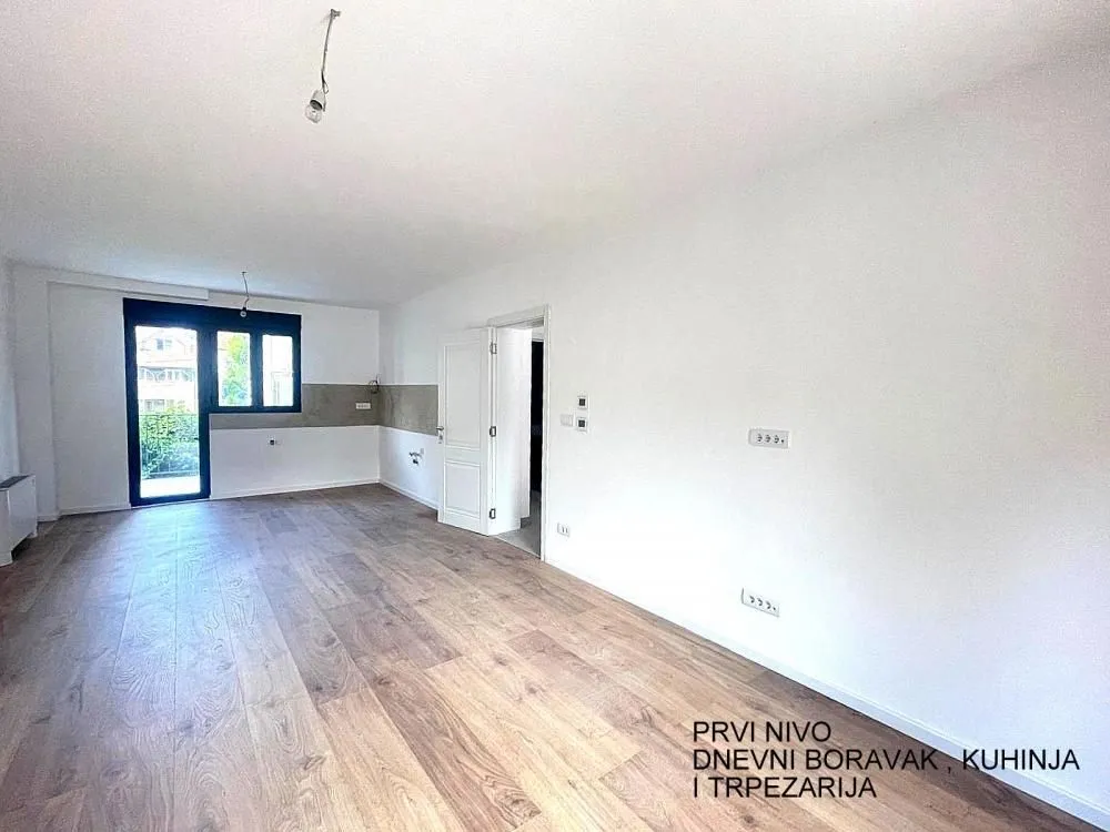 Sale, house, 233m², Čukarica, Beograd