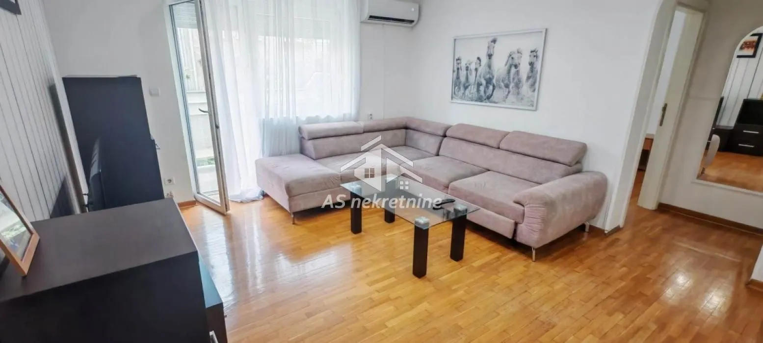 Rent, two bedroom apartment, 51m², Stari Grad, Beograd