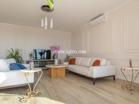 Prodaja, kuća, 217m², Rijeka Reževići, Budva - image 27
