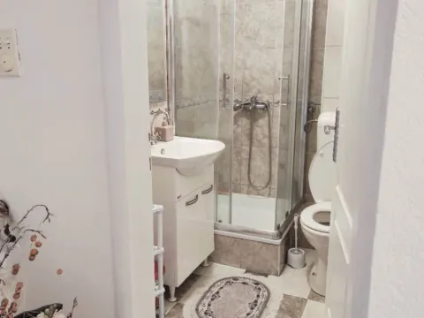 Izdavanje, dvosoban stan, 60m², Gomila, Herceg Novi - image 9