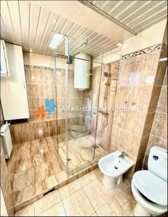 Izdavanje, trosoban stan, 80m², Stari Grad, Beograd