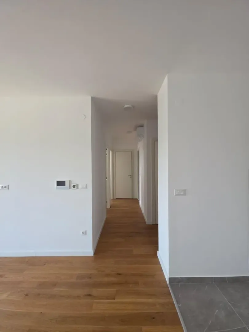 Prodaja, trosoban stan, 65m², Tošin bunar, Novi Beograd Sve Podlokacije